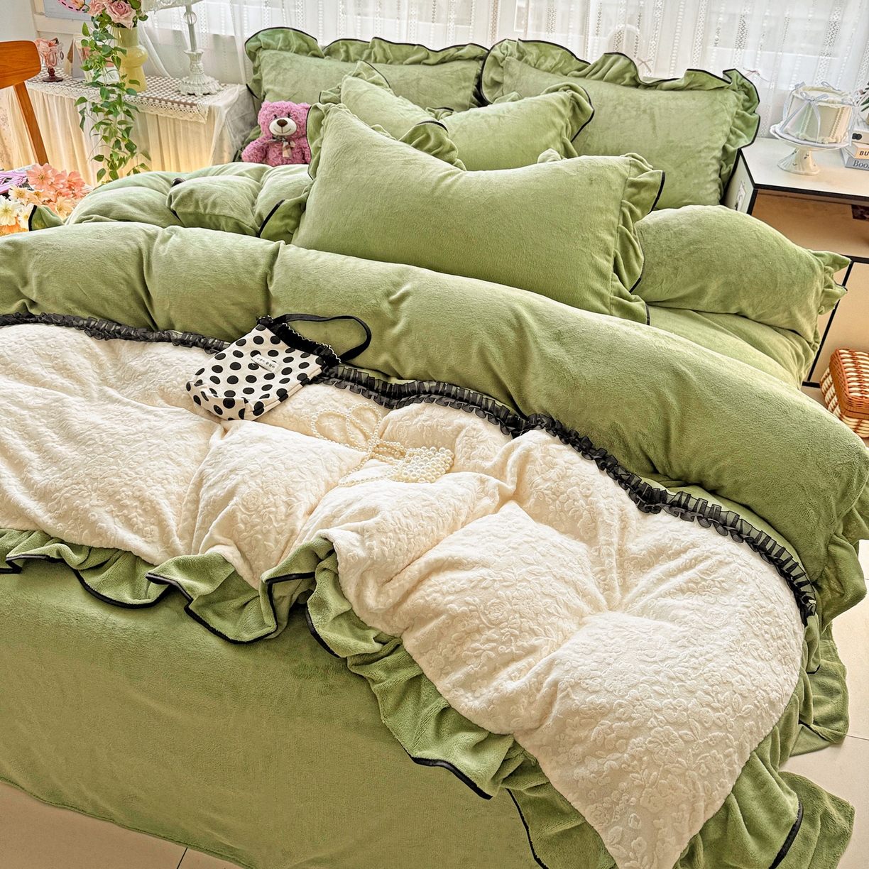 91家纺网 家纺一手货源 找家纺 梦之岛 2025新款韩版双拼提花牛奶绒四件套-秘密花园 甜蜜花园-绿