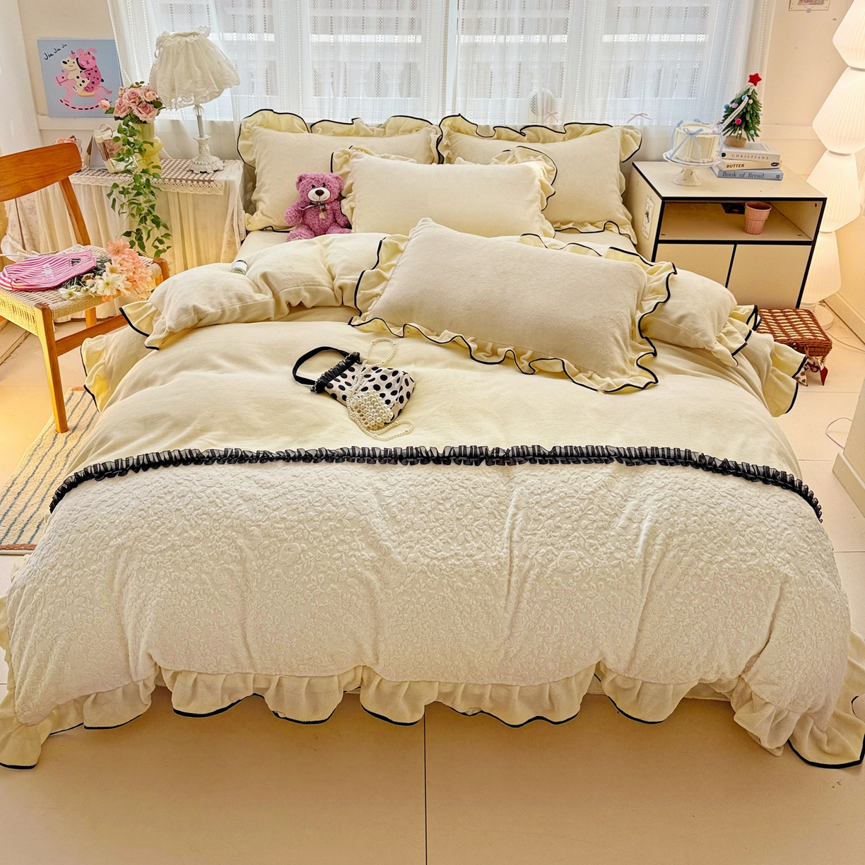 91家纺网 家纺一手货源 找家纺 梦之岛 2025新款韩版双拼提花牛奶绒四件套-秘密花园 甜蜜花园-奶白