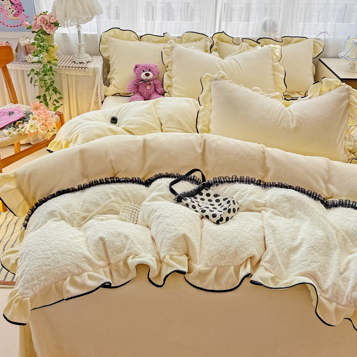 91家纺网 家纺一手货源 找家纺 梦之岛 2025新款韩版双拼提花牛奶绒四件套-秘密花园 甜蜜花园-奶白