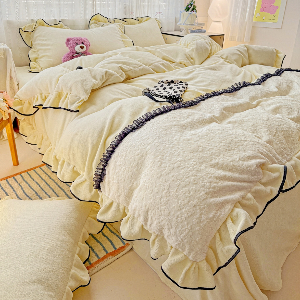 91家纺网 家纺一手货源 找家纺 梦之岛 2025新款韩版双拼提花牛奶绒四件套-秘密花园 甜蜜花园-奶白