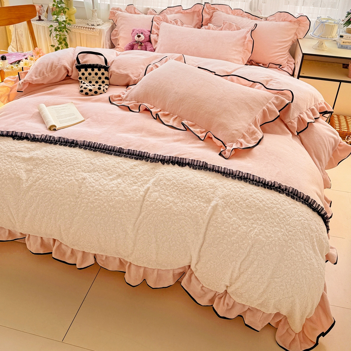 91家纺网 家纺一手货源 找家纺 梦之岛 2025新款韩版双拼提花牛奶绒四件套-秘密花园 甜蜜花园-玉