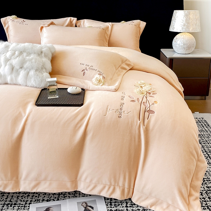 91家纺网 家纺一手货源 找家纺 （总）席之家 2025新款刺绣牛奶绒四件套