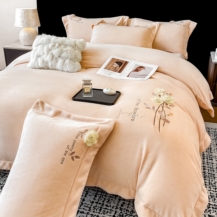 （总）席之家 2025新款刺绣牛奶绒四件套