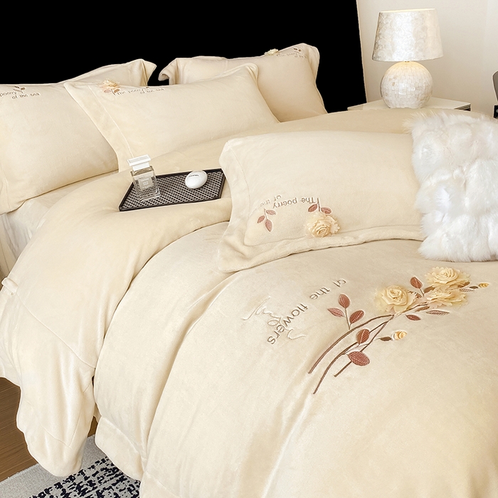 91家纺网 家纺一手货源 找家纺 席之家 2025新款刺绣牛奶绒四件套 花语-奶咖