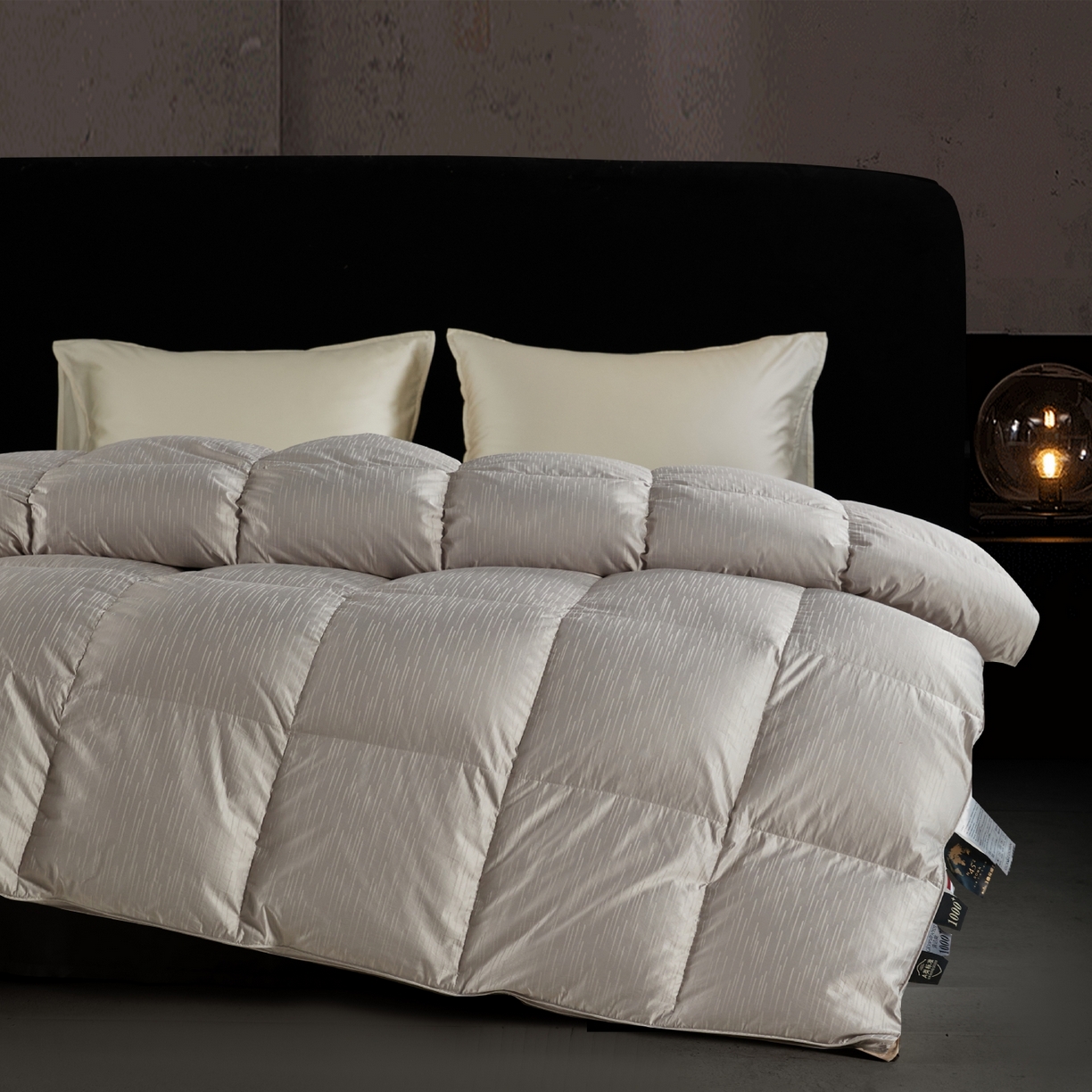 91家纺网 家纺一手货源 找家纺 华盛羽绒被壳 2025新款金丝银线羽绒被婚庆羽绒被羽绒被壳 金银丝灰色