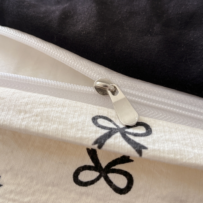 91家纺网 家纺一手货源 找家纺 库里梦家纺 2025网红直播爆款亚麻木棉皱皱纱夹棉床盖 蝴蝶结-奶白