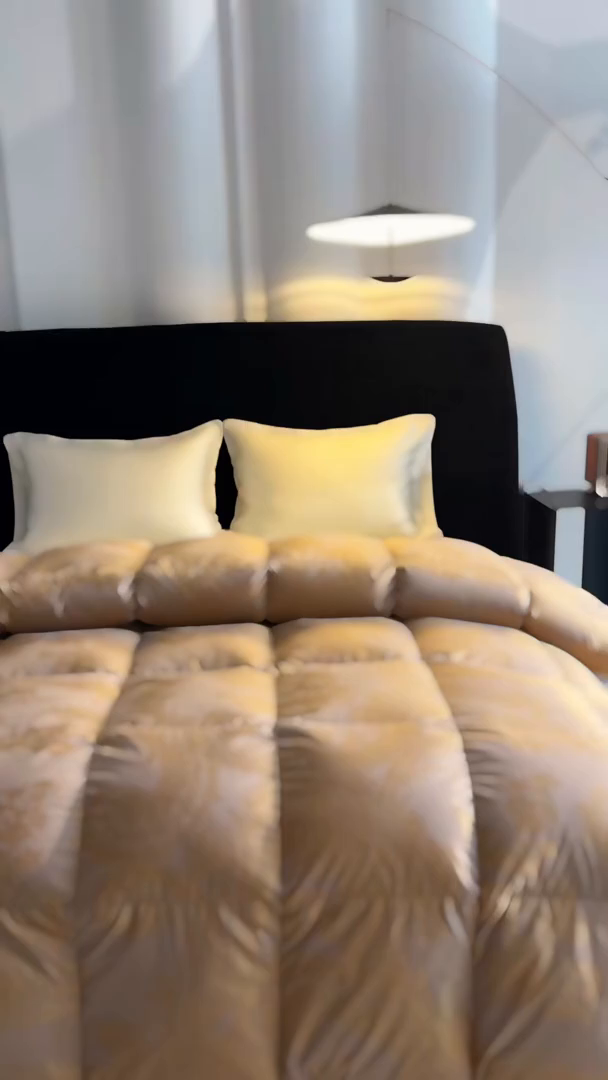 91家纺网 家纺一手货源 找家纺 御眠纺羽绒被壳 2025新款高精密提花单层立体高端羽绒被壳自充绒羽绒被壳 金色