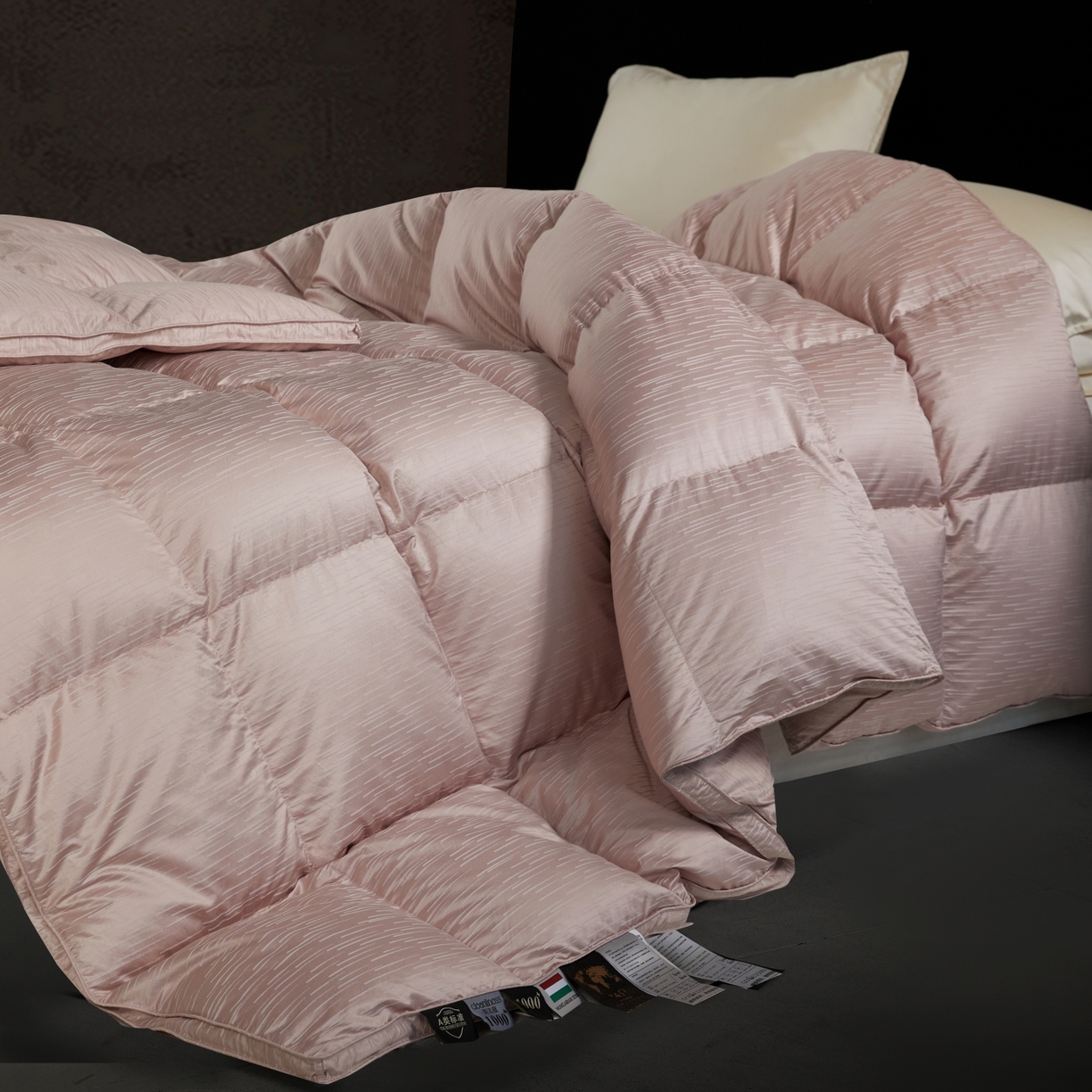 91家纺网 家纺一手货源 找家纺 （总）御眠纺羽绒被壳 2025新款金丝银线羽绒被婚庆羽绒被羽绒被壳