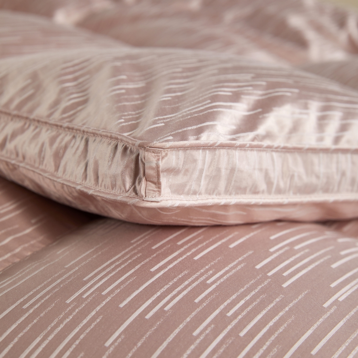 91家纺网 家纺一手货源 找家纺 （总）御眠纺羽绒被壳 2025新款金丝银线羽绒被婚庆羽绒被羽绒被壳