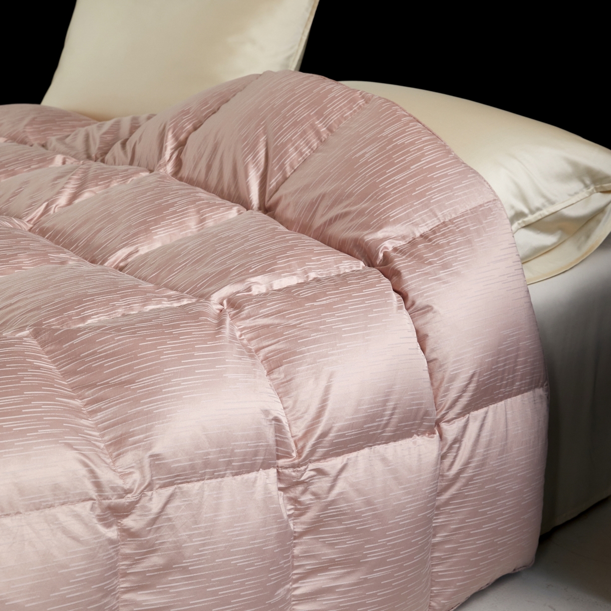 91家纺网 家纺一手货源 找家纺 （总）御眠纺羽绒被壳 2025新款金丝银线羽绒被婚庆羽绒被羽绒被壳