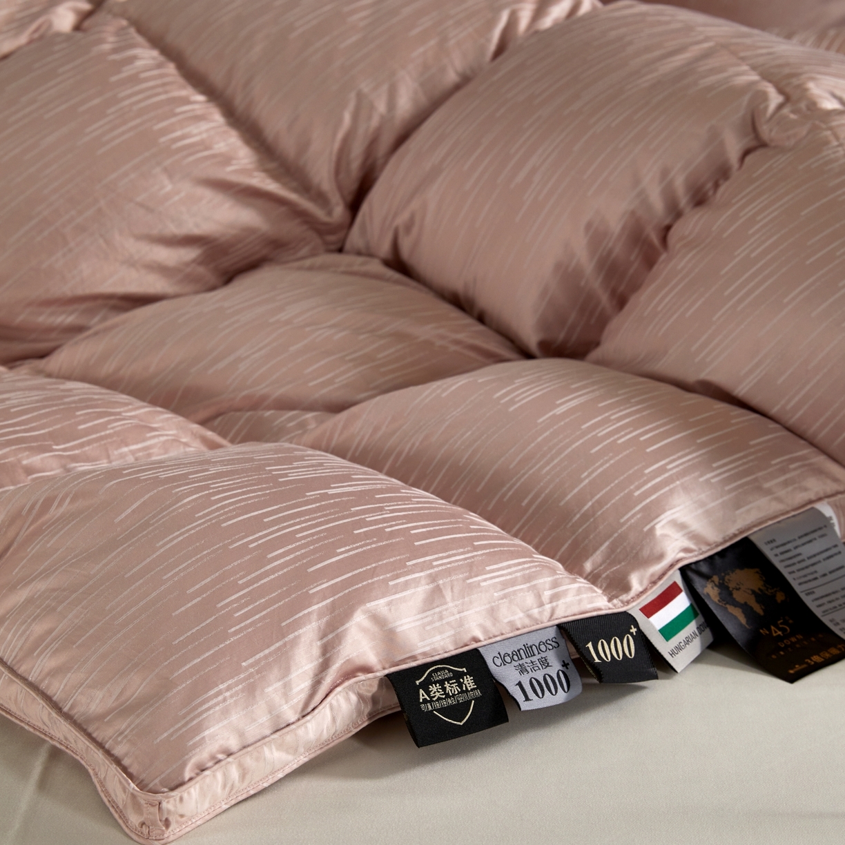 91家纺网 家纺一手货源 找家纺 静若居羽绒被壳 2025新款金丝银线羽绒被婚庆羽绒被羽绒被壳 金银丝豆沙
