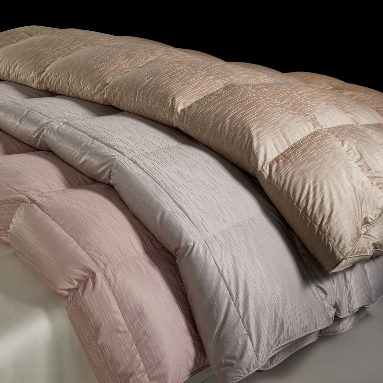 91家纺网 家纺一手货源 找家纺 静若居羽绒被壳 2025新款金丝银线羽绒被婚庆羽绒被羽绒被壳 组合图