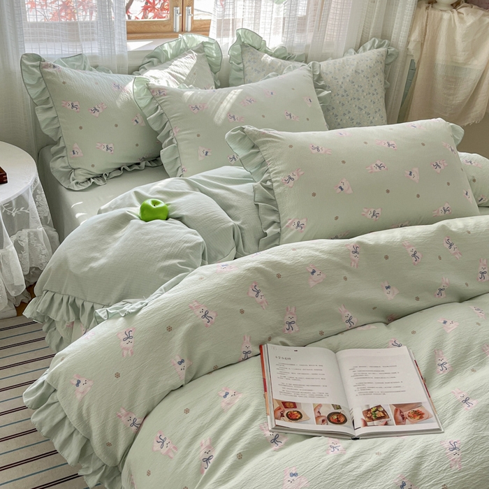 91家纺网 家纺一手货源 找家纺 库里梦家纺 2025网红直播爆款亚麻木棉皱皱纱夹棉床盖 花园兔