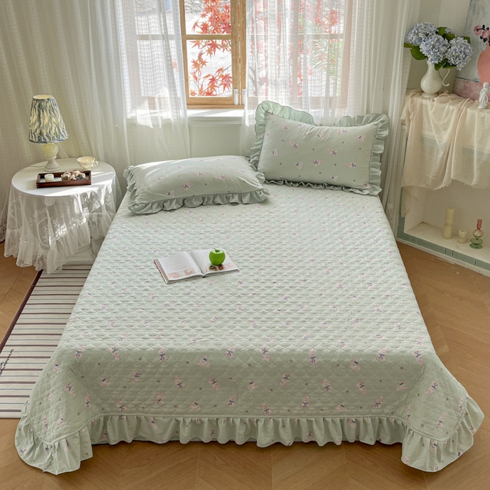 91家纺网 家纺一手货源 找家纺 库里梦家纺 2025网红直播爆款亚麻木棉皱皱纱夹棉床盖 花园兔