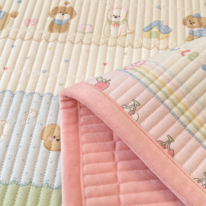 91家纺网 家纺一手货源 找家纺 梵朴 2025新款A类棉加绒一面纯棉一面宝宝婴儿牛奶绒双面可用床盖单品学生床垫炕盖 小狗派对