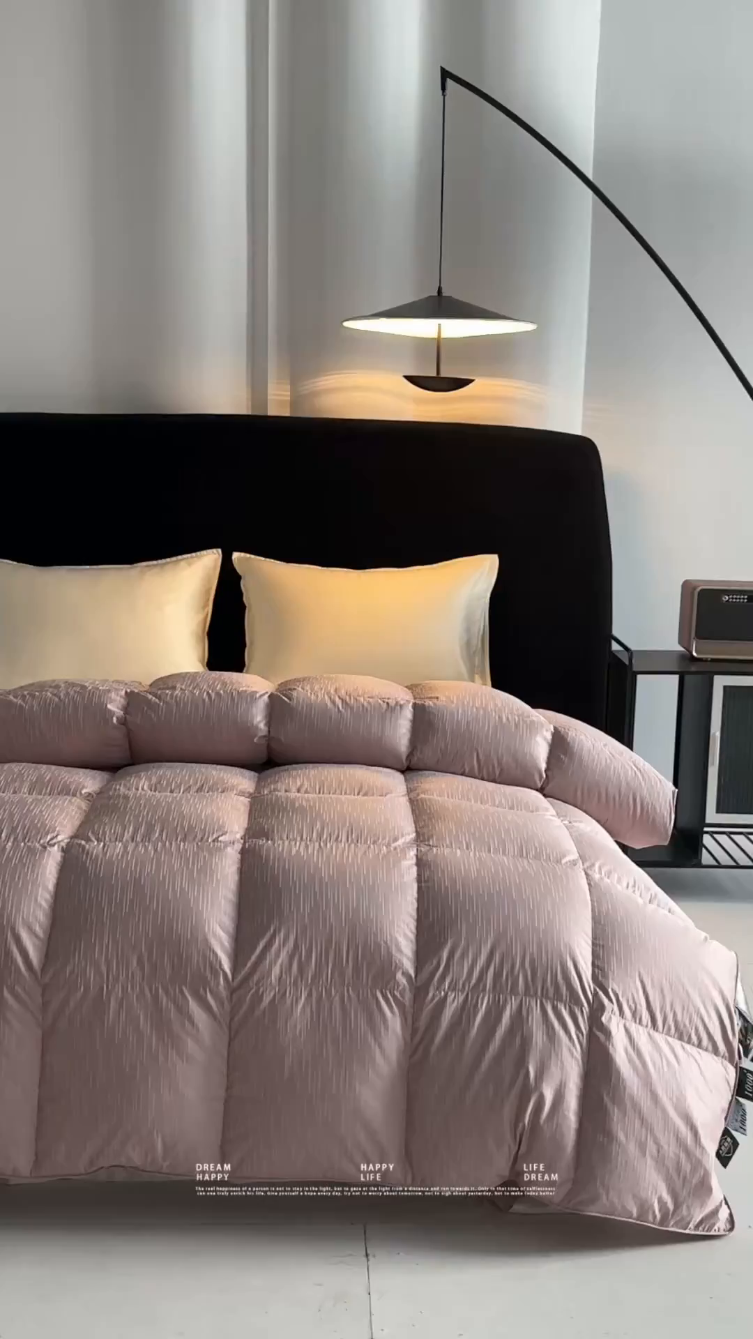 91家纺网 家纺一手货源 找家纺 静若居羽绒被壳 2025新款金丝银线羽绒被婚庆羽绒被羽绒被壳 金银丝豆沙