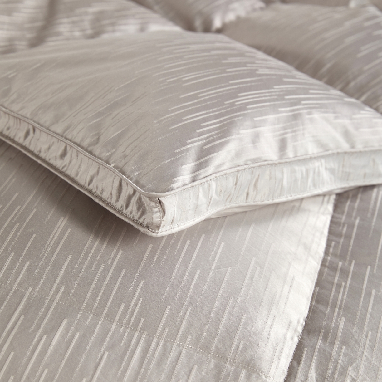 91家纺网 家纺一手货源 找家纺 静若居羽绒被壳 2025新款金丝银线羽绒被婚庆羽绒被羽绒被壳 金银丝灰色