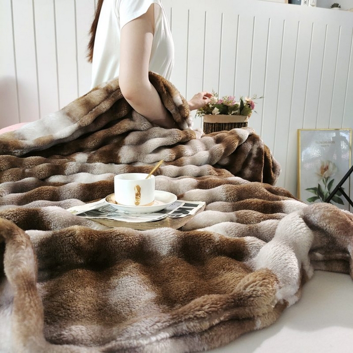 91家纺网 家纺一手货源 找家纺 悦织湾家纺 2025新款仿兔毛绒托斯仿兔毛绒毛毯纯色印花牛奶绒休闲盖毯午睡小毯子 新款大理石纹-咖啡
