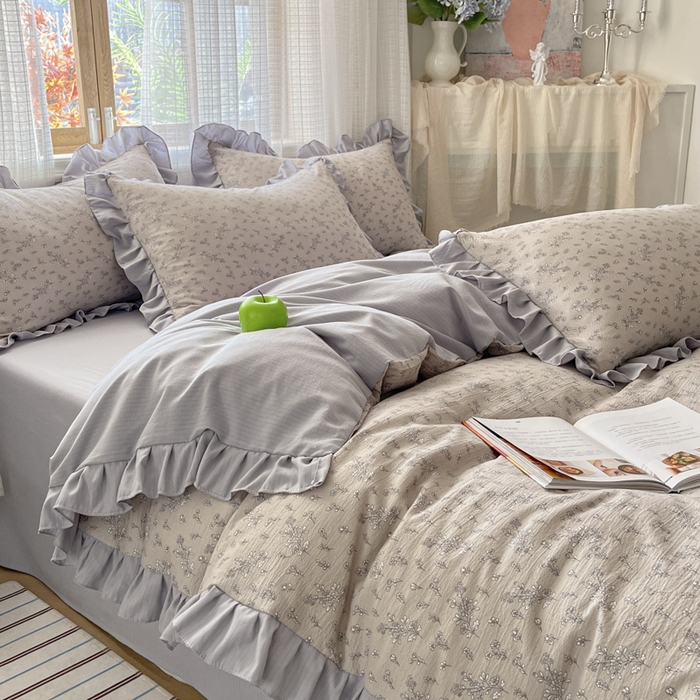 91家纺网 家纺一手货源 找家纺 库里梦家纺 2025网红直播爆款亚麻木棉皱皱纱夹棉床盖 小叶蔓