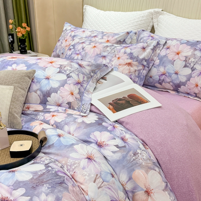 91家纺网 家纺一手货源 找家纺 凌鼎 2025新款100%全棉磨毛四件套数码印花加厚纯棉磨毛四件套 舒曼时光紫