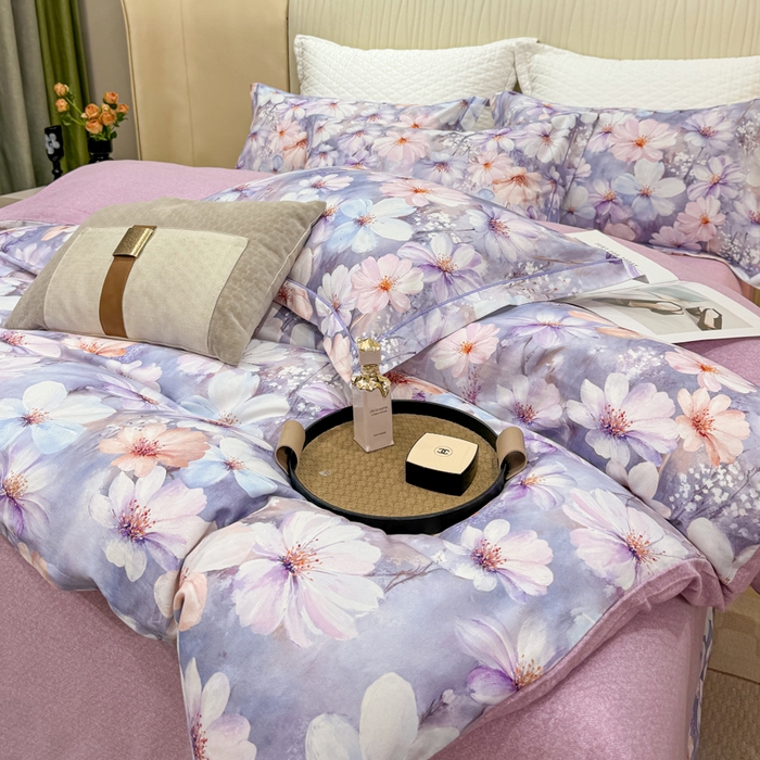 91家纺网 家纺一手货源 找家纺 凌鼎 2025新款100%全棉磨毛四件套数码印花加厚纯棉磨毛四件套 舒曼时光紫