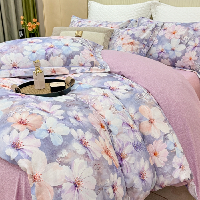 91家纺网 家纺一手货源 找家纺 凌鼎 2025新款100%全棉磨毛四件套数码印花加厚纯棉磨毛四件套 舒曼时光紫