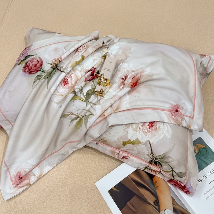 91家纺网 家纺一手货源 找家纺 凌鼎 2025新款100%全棉磨毛四件套数码印花加厚纯棉磨毛四件套 轻盈花语