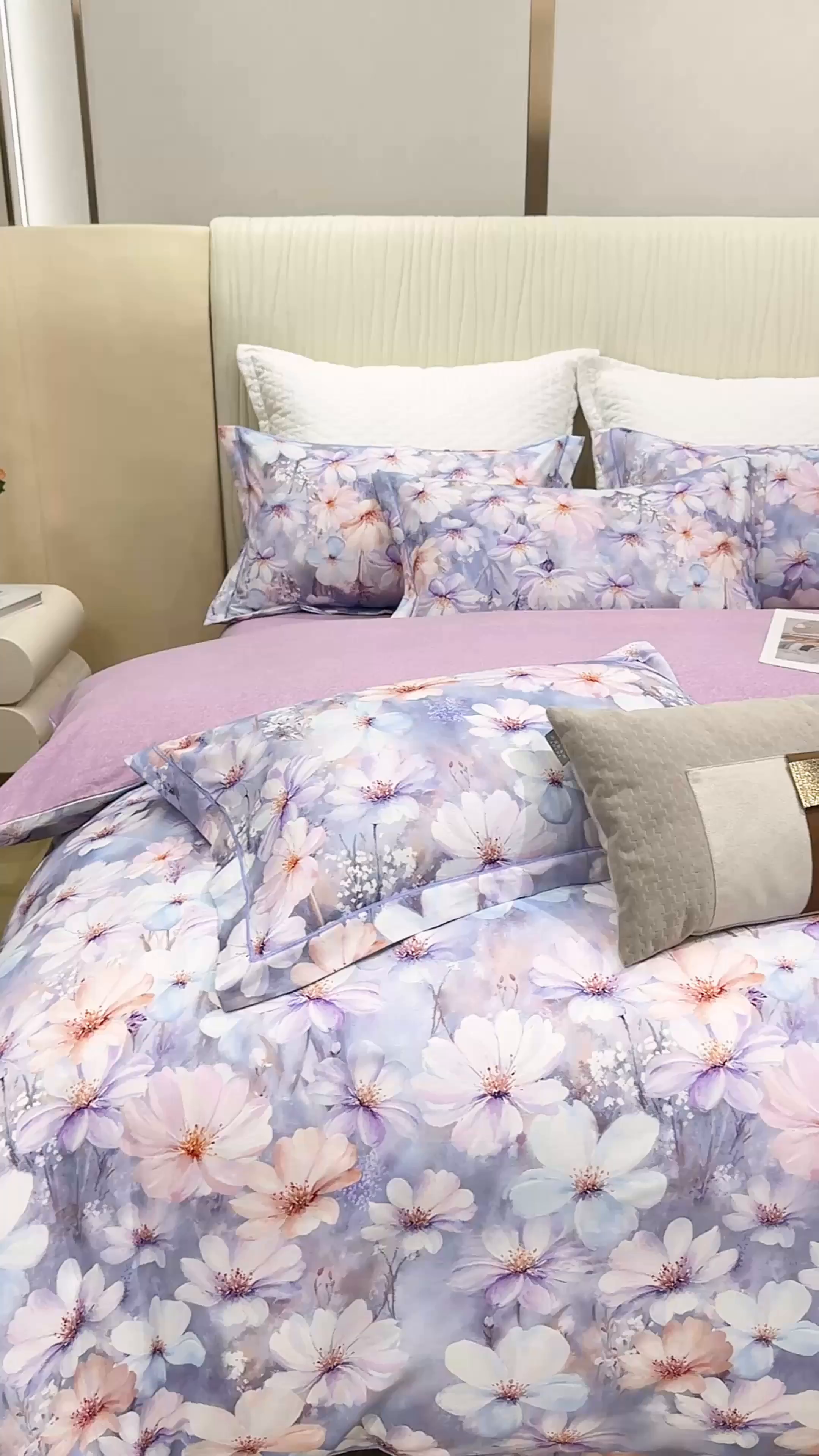 91家纺网 家纺一手货源 找家纺 凌鼎 2025新款100%全棉磨毛四件套数码印花加厚纯棉磨毛四件套 舒曼时光紫