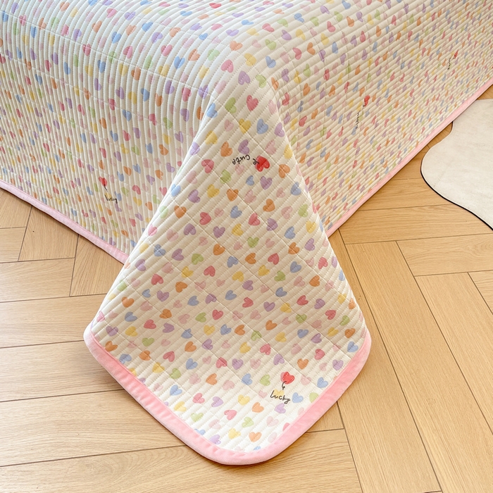 91家纺网 家纺一手货源 找家纺 梵朴 2025新款A类棉加绒一面纯棉一面宝宝婴儿牛奶绒双面可用床盖单品学生床垫炕盖 五彩小爱心