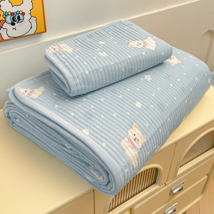 91家纺网 家纺一手货源 找家纺 梵朴 2025新款A类棉加绒一面纯棉一面宝宝婴儿牛奶绒双面可用床盖单品学生床垫炕盖 蓝色泡芙狗