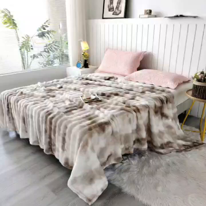 91家纺网 家纺一手货源 找家纺 悦织湾家纺 2025新款仿兔毛绒托斯仿兔毛绒毛毯纯色印花牛奶绒休闲盖毯午睡小毯子 新款大理石纹-浅驼