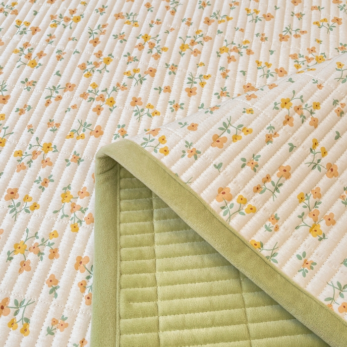 91家纺网 家纺一手货源 找家纺 梵朴 2025新款A类棉加绒一面纯棉一面宝宝婴儿牛奶绒双面可用床盖单品学生床垫炕盖 花园好友熊