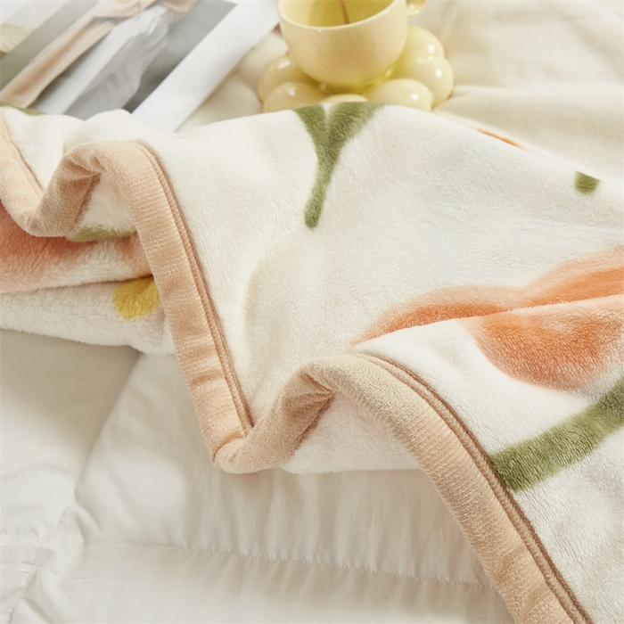 91家纺网 家纺一手货源 找家纺 悦织湾家纺 2025新款仿兔毛绒托斯仿兔毛绒毛毯纯色印花牛奶绒休闲盖毯午睡小毯子 春风里（桔色）