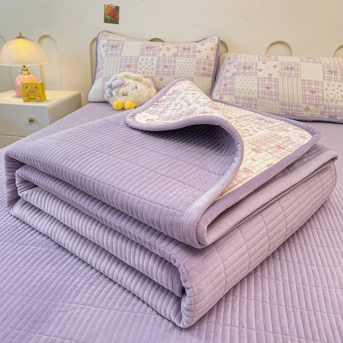 91家纺网 家纺一手货源 找家纺 梵朴 2025新款A类棉加绒一面纯棉一面宝宝婴儿牛奶绒双面可用床盖单品学生床垫炕盖 甜美蝴蝶结紫