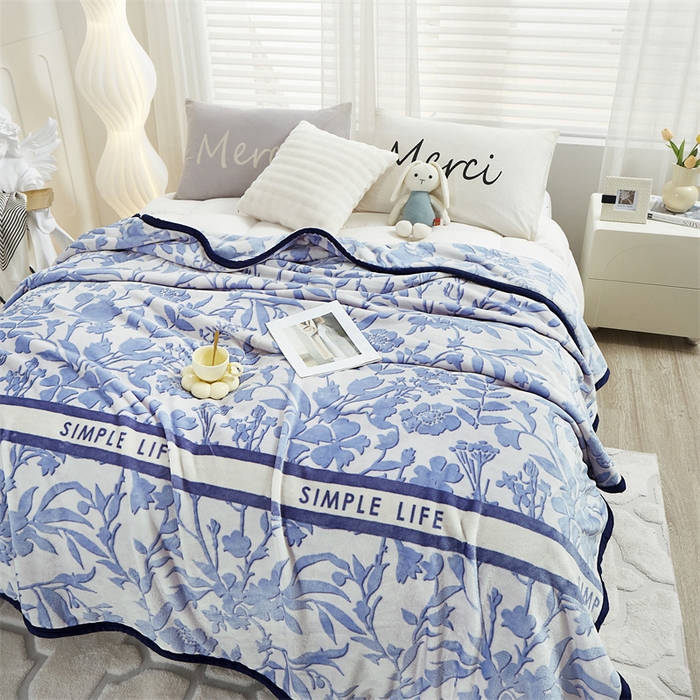 91家纺网 家纺一手货源 找家纺 悦织湾家纺 2025新款仿兔毛绒托斯仿兔毛绒毛毯纯色印花牛奶绒休闲盖毯午睡小毯子 蓝色妖姬