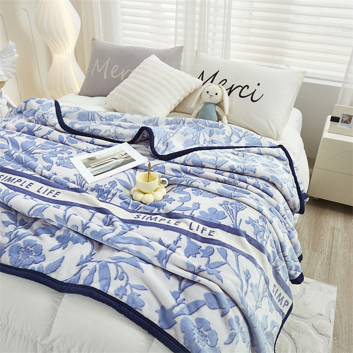 91家纺网 家纺一手货源 找家纺 悦织湾家纺 2025新款仿兔毛绒托斯仿兔毛绒毛毯纯色印花牛奶绒休闲盖毯午睡小毯子 蓝色妖姬