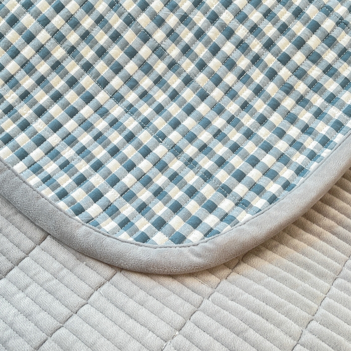 91家纺网 家纺一手货源 找家纺 梵朴 2025新款A类棉加绒一面纯棉一面宝宝婴儿牛奶绒双面可用床盖单品学生床垫炕盖 暖绒蓝小格