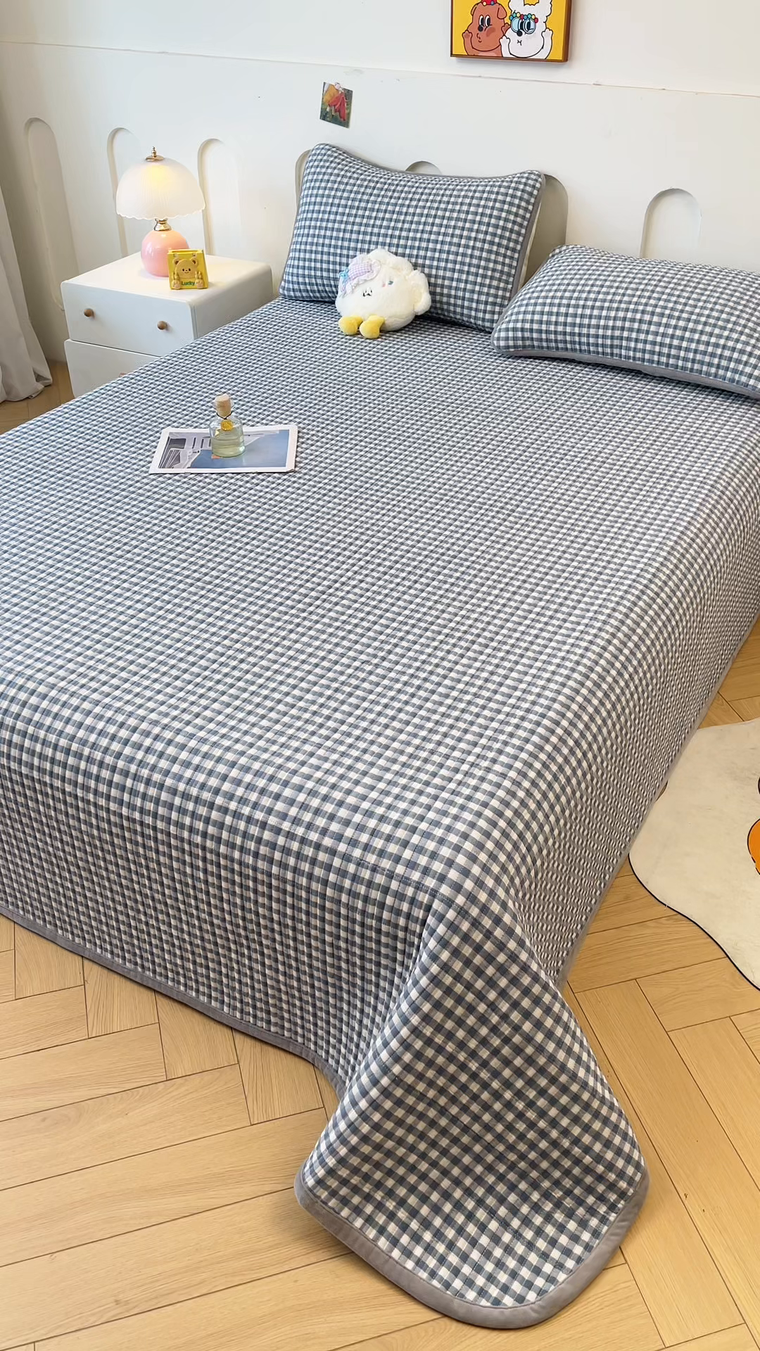 91家纺网 家纺一手货源 找家纺 梵朴 2025新款A类棉加绒一面纯棉一面宝宝婴儿牛奶绒双面可用床盖单品学生床垫炕盖 暖绒蓝小格