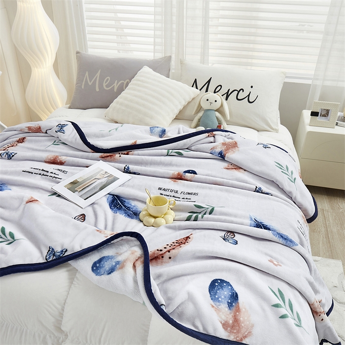 91家纺网 家纺一手货源 找家纺 悦织湾家纺 2025新款仿兔毛绒托斯仿兔毛绒毛毯纯色印花牛奶绒休闲盖毯午睡小毯子 轻舞飞扬白