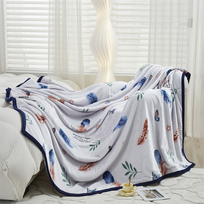 91家纺网 家纺一手货源 找家纺 悦织湾家纺 2025新款仿兔毛绒托斯仿兔毛绒毛毯纯色印花牛奶绒休闲盖毯午睡小毯子 轻舞飞扬白