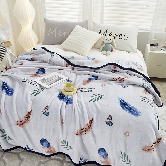 91家纺网 家纺一手货源 找家纺 悦织湾家纺 2025新款仿兔毛绒托斯仿兔毛绒毛毯纯色印花牛奶绒休闲盖毯午睡小毯子 轻舞飞扬白