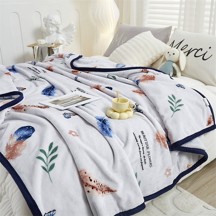 91家纺网 家纺一手货源 找家纺 悦织湾家纺 2025新款仿兔毛绒托斯仿兔毛绒毛毯纯色印花牛奶绒休闲盖毯午睡小毯子 轻舞飞扬白