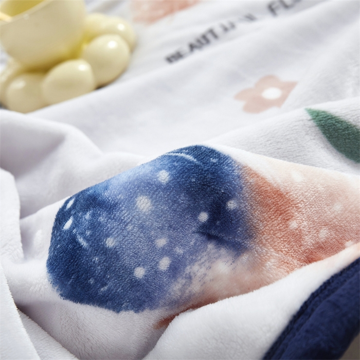 91家纺网 家纺一手货源 找家纺 悦织湾家纺 2025新款仿兔毛绒托斯仿兔毛绒毛毯纯色印花牛奶绒休闲盖毯午睡小毯子 轻舞飞扬白