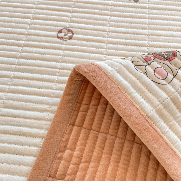 91家纺网 家纺一手货源 找家纺 梵朴 2025新款A类棉加绒一面纯棉一面宝宝婴儿牛奶绒双面可用床盖单品学生床垫炕盖 潮流玩偶