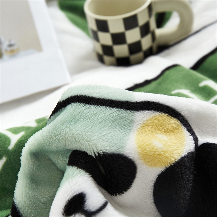 91家纺网 家纺一手货源 找家纺 悦织湾家纺 2025新款仿兔毛绒托斯仿兔毛绒毛毯纯色印花牛奶绒休闲盖毯午睡小毯子 竹子熊猫