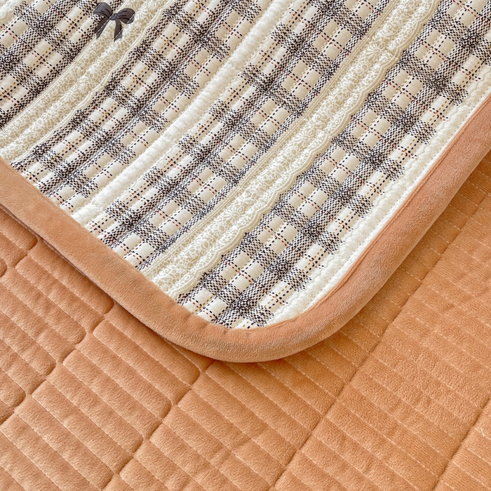 91家纺网 家纺一手货源 找家纺 梵朴 2025新款A类棉加绒一面纯棉一面宝宝婴儿牛奶绒双面可用床盖单品学生床垫炕盖 花边蝴蝶结