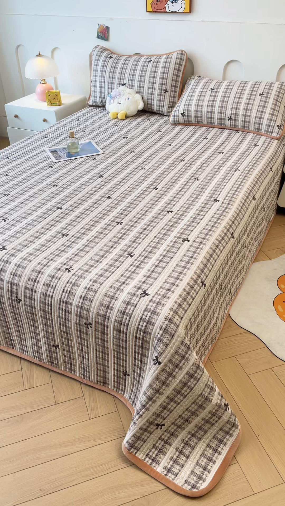 91家纺网 家纺一手货源 找家纺 梵朴 2025新款A类棉加绒一面纯棉一面宝宝婴儿牛奶绒双面可用床盖单品学生床垫炕盖 花边蝴蝶结