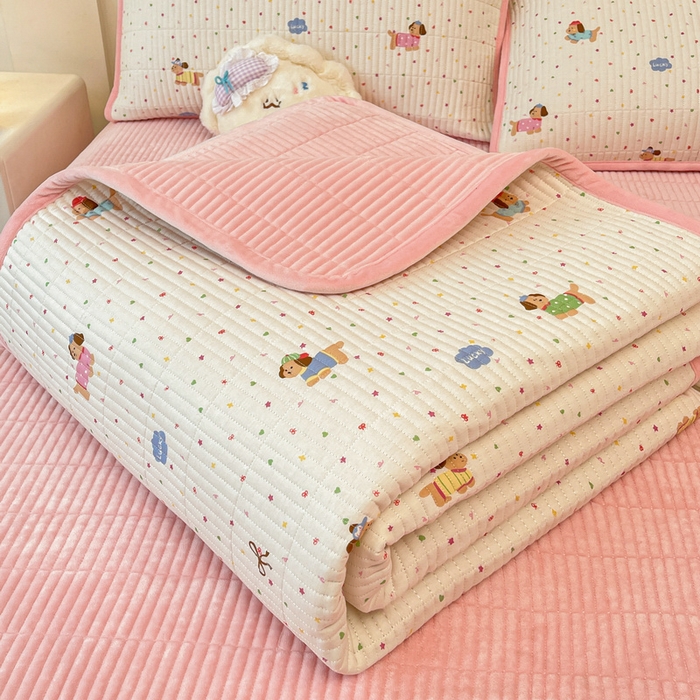 91家纺网 家纺一手货源 找家纺 （总）梵朴 2025新款A类棉加绒一面纯棉一面宝宝婴儿牛奶绒双面可用床盖单品学生床垫炕盖