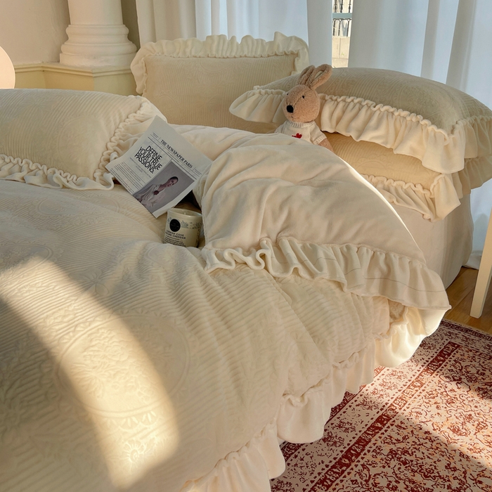 91家纺网 家纺一手货源 找家纺 六巷胡同 2025新款轻法式公主蝴蝶结提花牛奶绒四件套-风格一 公主蝴蝶结-白