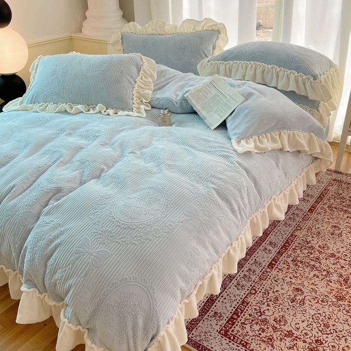 91家纺网 家纺一手货源 找家纺 （总）六巷胡同 2025新款轻法式公主蝴蝶结提花牛奶绒四件套-风格一